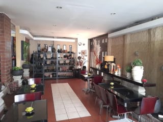Propiedad comercial sobre Boulevard San Cristóbal — Local en Alquiler en Zona 8 Mixco, Guatemala, Ciudad — miniatura 4 de 4