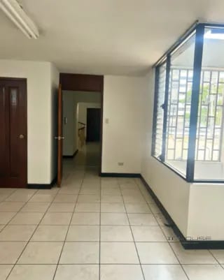 EDIFICIO EN VENTA EN ZONA 9 DE 4 NIVELES — Edificio en Venta en Zona 9, Guatemala, Ciudad — miniatura 5 de 8