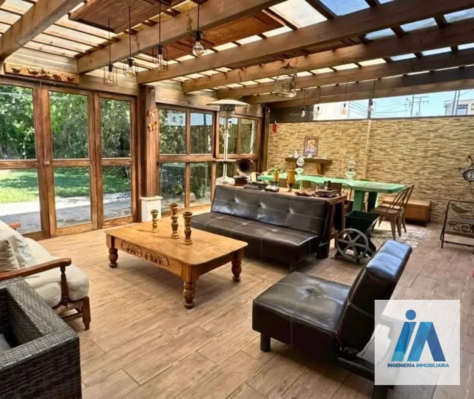 CASA EN VENTA📍La Fontana 2, Carretera al Salvador Km. 25.5 Esta impresionante residencia combina espacios diseñados para cada integrante de la familia — Casa en Venta en Carretera a El Salvador, Guatemala, Ciudad — foto 1 de 12