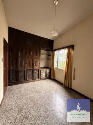 VENDO CASA DE 1 NIVEL CON JARDÍN, zona 16 — Casa en Venta en Jardines de San Isidro, Zona 16, Guatemala, Ciudad — miniatura 4 de 7