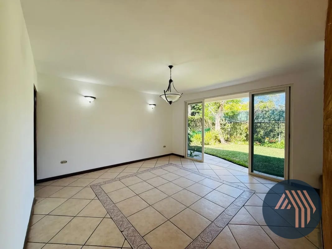 VENTA DE HERMOSA CASA - SAN ANTONIO, KM 16.5 CES — Casa en Venta en San Antonio, Carretera a El Salvador, Guatemala, Ciudad — foto 7 de 17