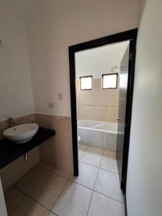 Venta de Casa Vistas de San Isidro Zona 16 — Casa en Venta en Vistas de San Isidro, Zona 16, Guatemala, Ciudad — miniatura 7 de 15