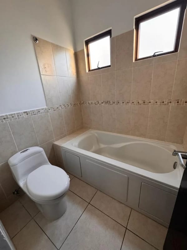 Venta de Casa Vistas de San Isidro Zona 16 — Casa en Venta en Vistas de San Isidro, Zona 16, Guatemala, Ciudad — foto 6 de 15