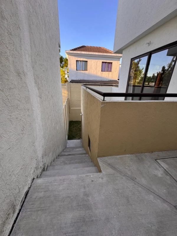 Venta de Casa Vistas de San Isidro Zona 16 — Casa en Venta en Vistas de San Isidro, Zona 16, Guatemala, Ciudad — foto 2 de 15