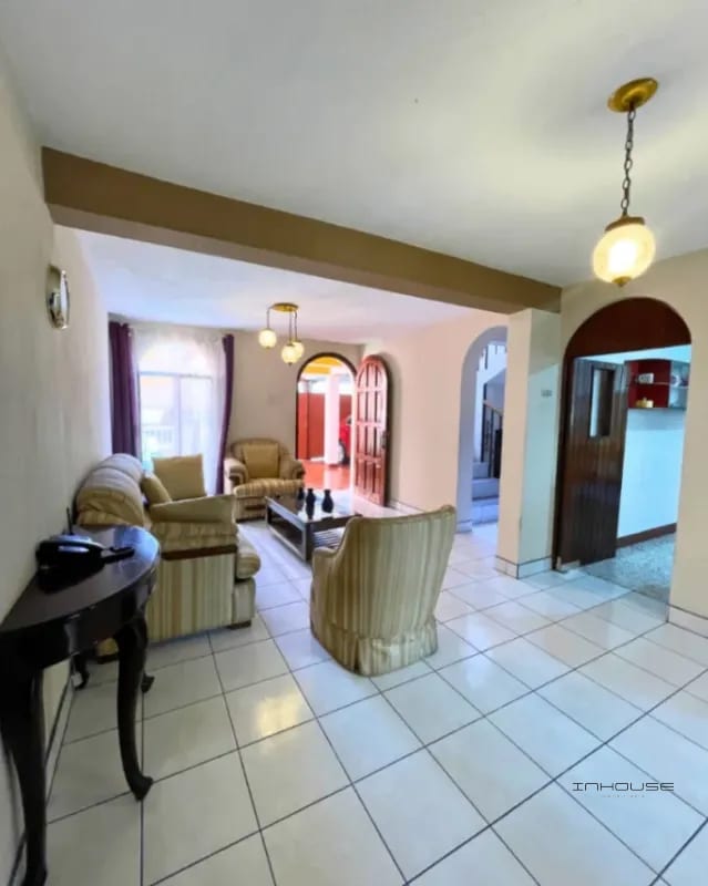 CASA EN VENTA EN ZONA 4 DE MIXCO, PARA USO COMERCIAL — Casa en Venta en Zona 4 Mixco, Guatemala, Ciudad — foto 6 de 10