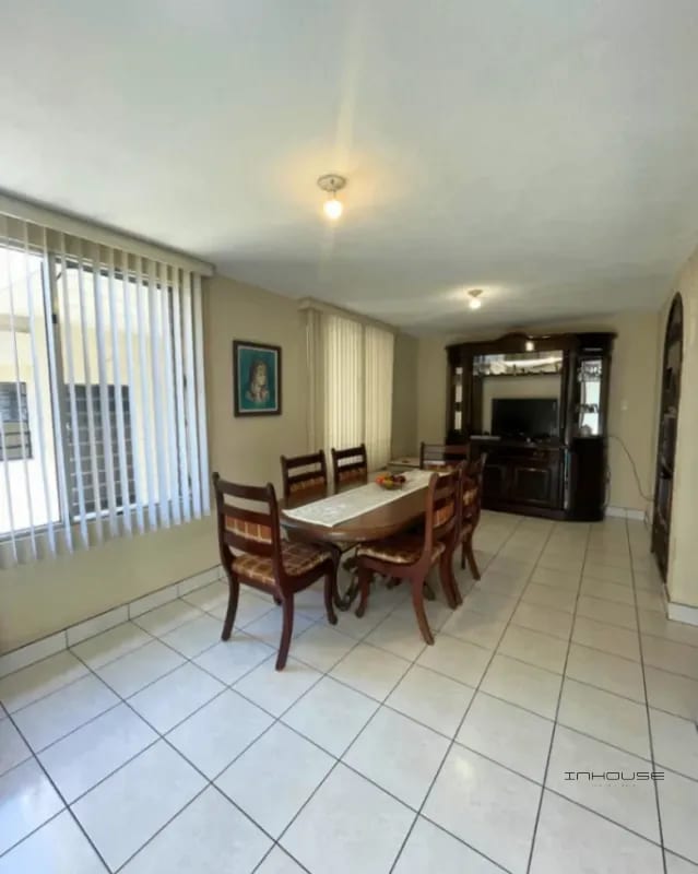 CASA EN VENTA EN ZONA 4 DE MIXCO, PARA USO COMERCIAL — Casa en Venta en Zona 4 Mixco, Guatemala, Ciudad — foto 5 de 10
