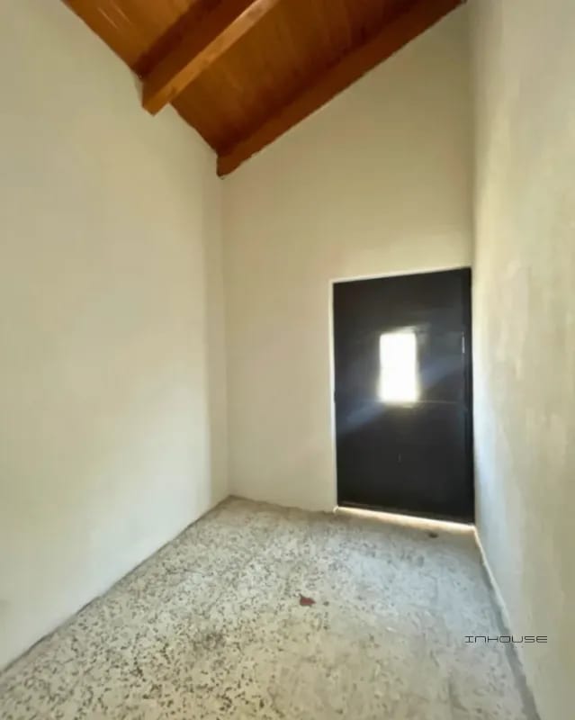 CASA EN VENTA EN ZONA 4 DE MIXCO, PARA USO COMERCIAL — Casa en Venta en Zona 4 Mixco, Guatemala, Ciudad — foto 2 de 10