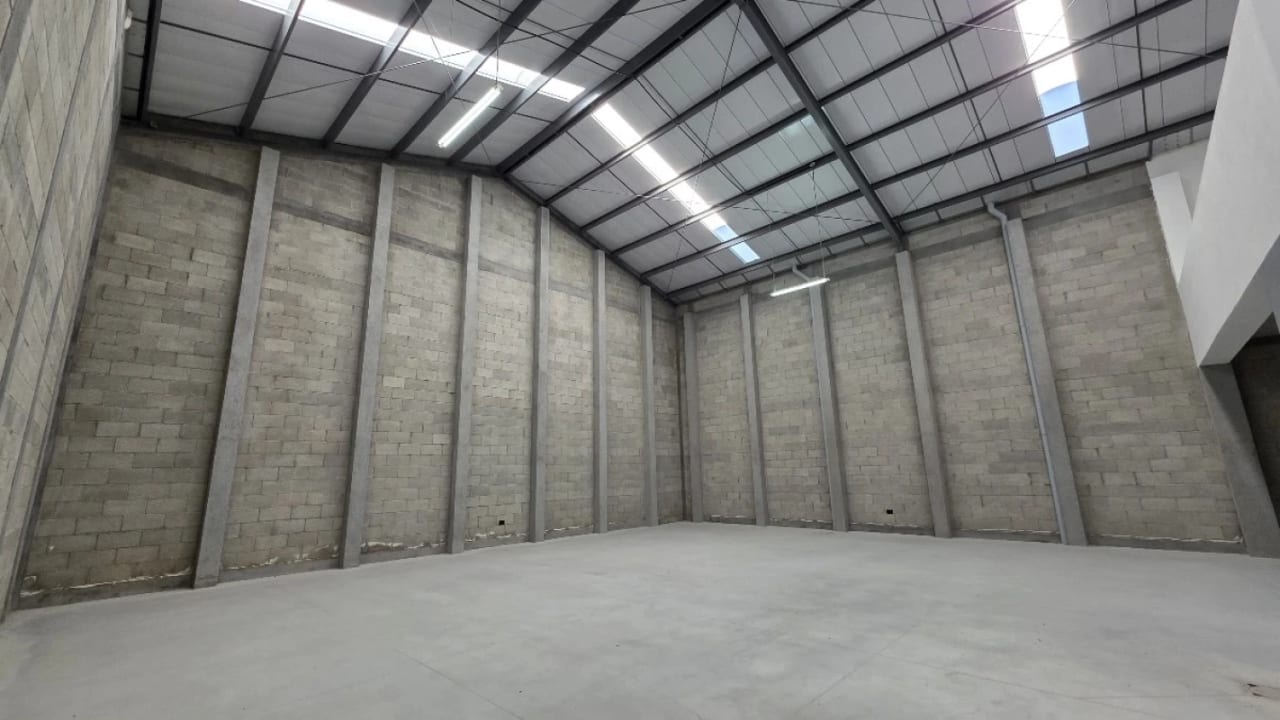 Ofi Bodega en renta en Chimaltenango. — Bodega / Ofibodega en Alquiler en Chimaltenango, Chimaltenango — foto 8 de 17