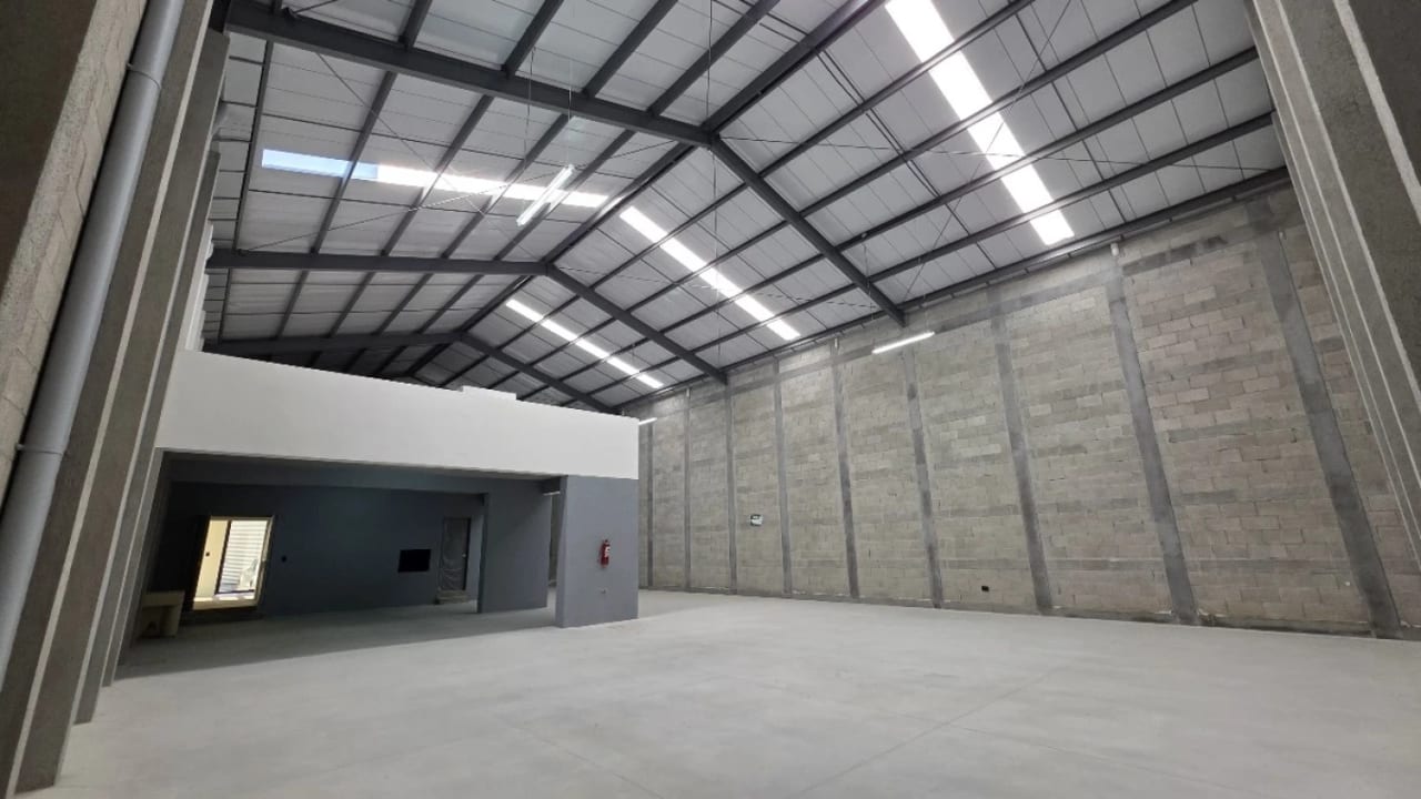 Ofi Bodega en renta en Chimaltenango. — Bodega / Ofibodega en Alquiler en Chimaltenango, Chimaltenango — foto 2 de 17