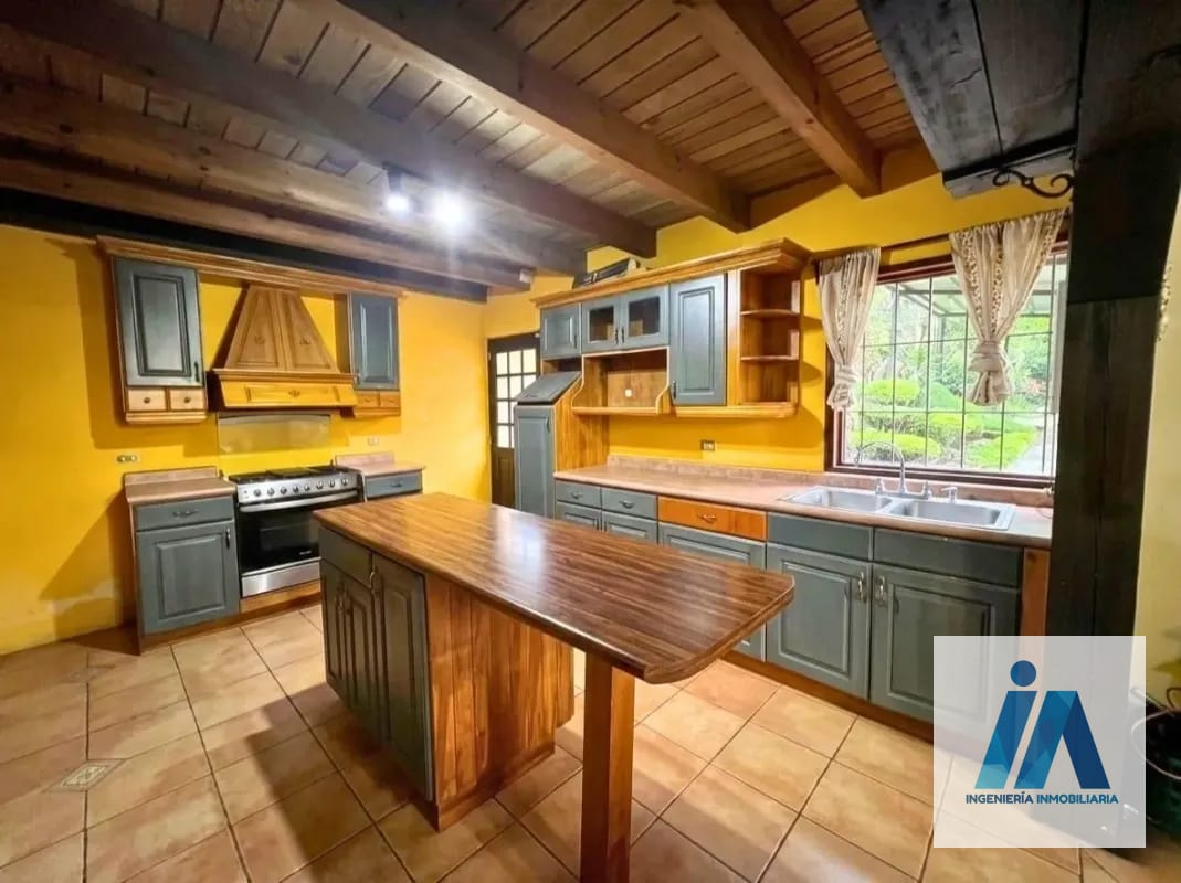 CASA EN VENTA📍Colinas de San Lucas, Choacorral, Sacatepequez — Casa en Venta en San Lucas Sacatepéquez, Sacatepéquez — foto 3 de 6