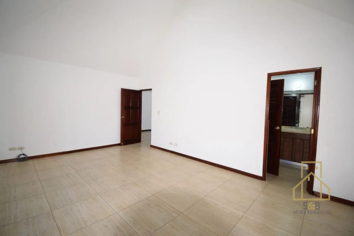 Casa en renta, zona 10 — Casa en Alquiler en Zona 10, Guatemala, Ciudad — foto 4 de 11