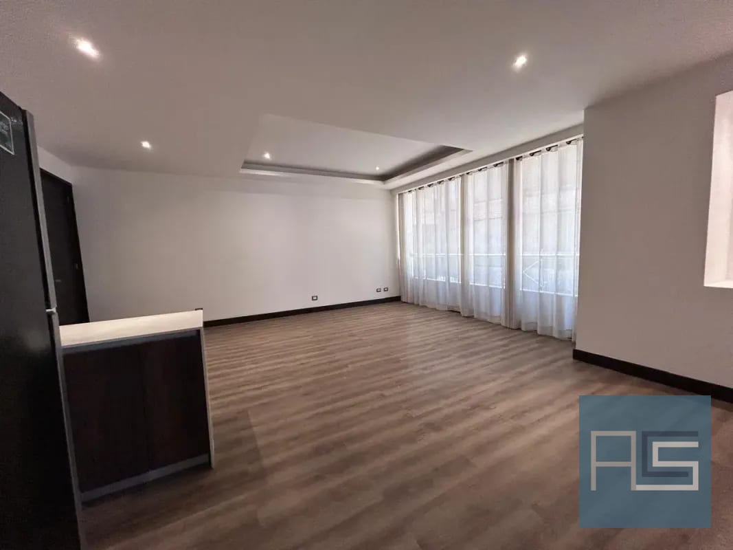 Amplio apartamento en venta de 2 hab en zona 10 — Apartamento en Venta en Zona 10, Guatemala, Ciudad — foto 2 de 17