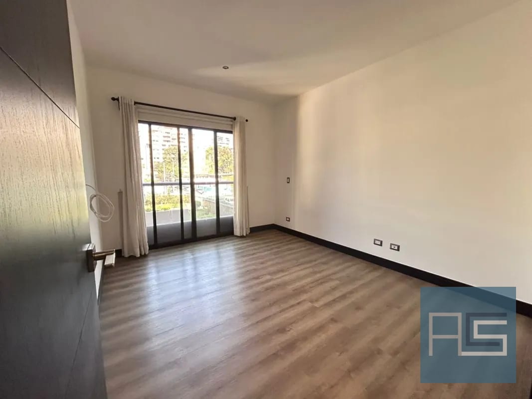 Amplio apartamento en venta de 2 hab en zona 10 — Apartamento en Venta en Zona 10, Guatemala, Ciudad — foto 8 de 17