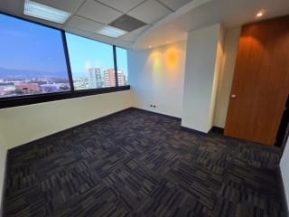 Oficina 215mt2 zona 14 — Oficina en Alquiler en Columbus Center, Zona 14, Guatemala, Ciudad — miniatura 10 de 13