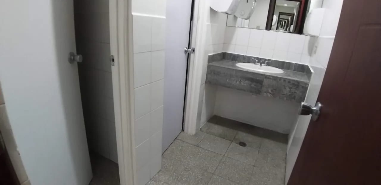 Oficina amueblada zona 14 — Oficina en Alquiler en Columbus Center, Zona 14, Guatemala, Ciudad — foto 3 de 16