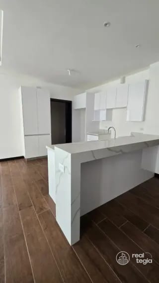 APARTAMENTO EN LIRIOS DE CAYALÁ ZONA 16 — Apartamento en Alquiler en Zona 16, Guatemala, Ciudad — miniatura 1 de 12