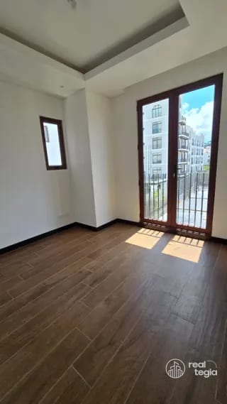 APARTAMENTO EN LIRIOS DE CAYALÁ ZONA 16 — Apartamento en Alquiler en Zona 16, Guatemala, Ciudad — miniatura 5 de 12