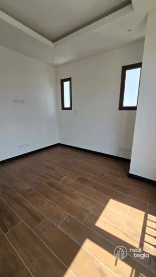 APARTAMENTO EN LIRIOS DE CAYALÁ ZONA 16 — Apartamento en Alquiler en Zona 16, Guatemala, Ciudad — miniatura 4 de 12