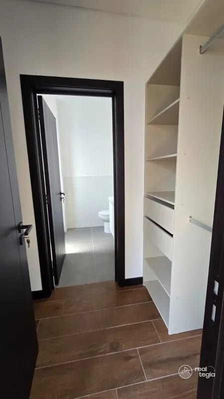 APARTAMENTO EN LIRIOS DE CAYALÁ ZONA 16 — Apartamento en Alquiler en Zona 16, Guatemala, Ciudad — foto 3 de 12