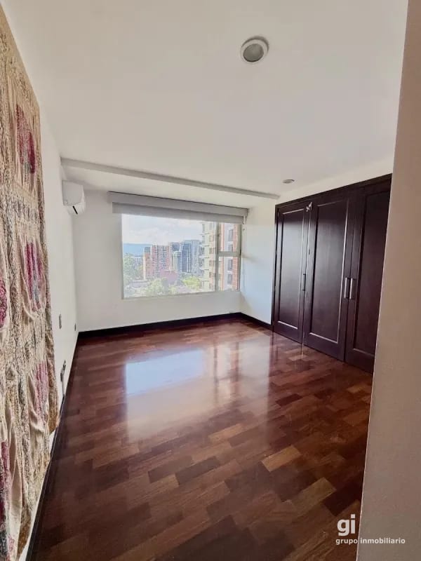 Penthouse de Lujo de 2 Niveles en Zona 10 — Apartamento en Venta en Santa Sofía, Zona 10, Guatemala, Ciudad — foto 7 de 8