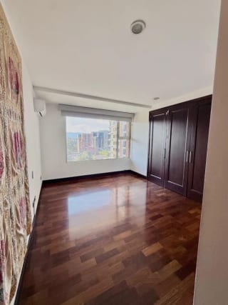 Penthouse de Lujo de 2 Niveles en Zona 10 — Apartamento en Venta en Santa Sofía, Zona 10, Guatemala, Ciudad — miniatura 7 de 8