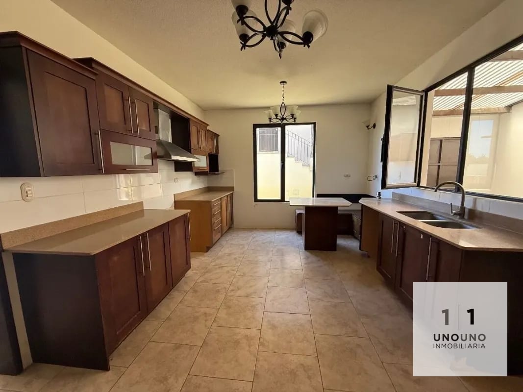 Casa en venta en Lazos de Fraijanes — Casa en Venta en Lazos de Fraijanes, Carretera a El Salvador, Guatemala, Ciudad — foto 9 de 10