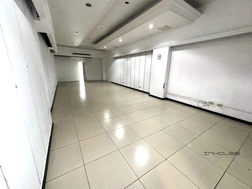 LOCAL EN VENTA EN ZONA 10 CENTRO COMERCIAL LA PRADERA — Local en Venta en Zona 10, Guatemala, Ciudad — foto 4 de 6