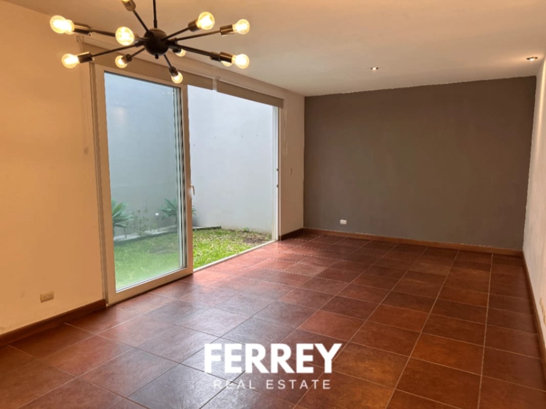 Oportunidad Unica / Casa con terraza privada — Casa en Venta en Carretera a El Salvador, Guatemala, Ciudad — foto 9 de 17