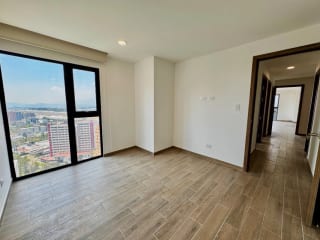 Apartamento en venta para amantes de las vistas y los aviones — Apartamento en Venta en Zona 14, Guatemala, Ciudad — miniatura 7 de 17