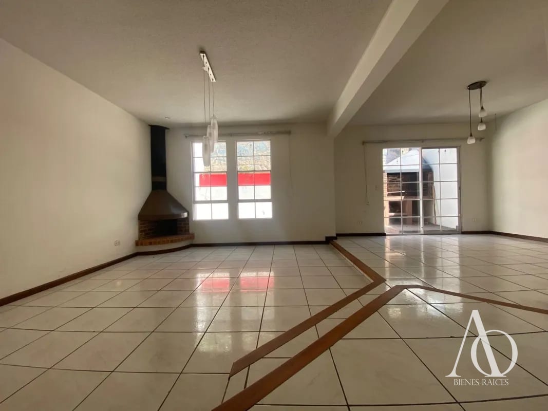 Casa en Alquiler en Monte Azul II, zona 13 / EN DIRECTO — Casa en Alquiler en Monte Azul, Zona 13, Guatemala, Ciudad — foto 1 de 17