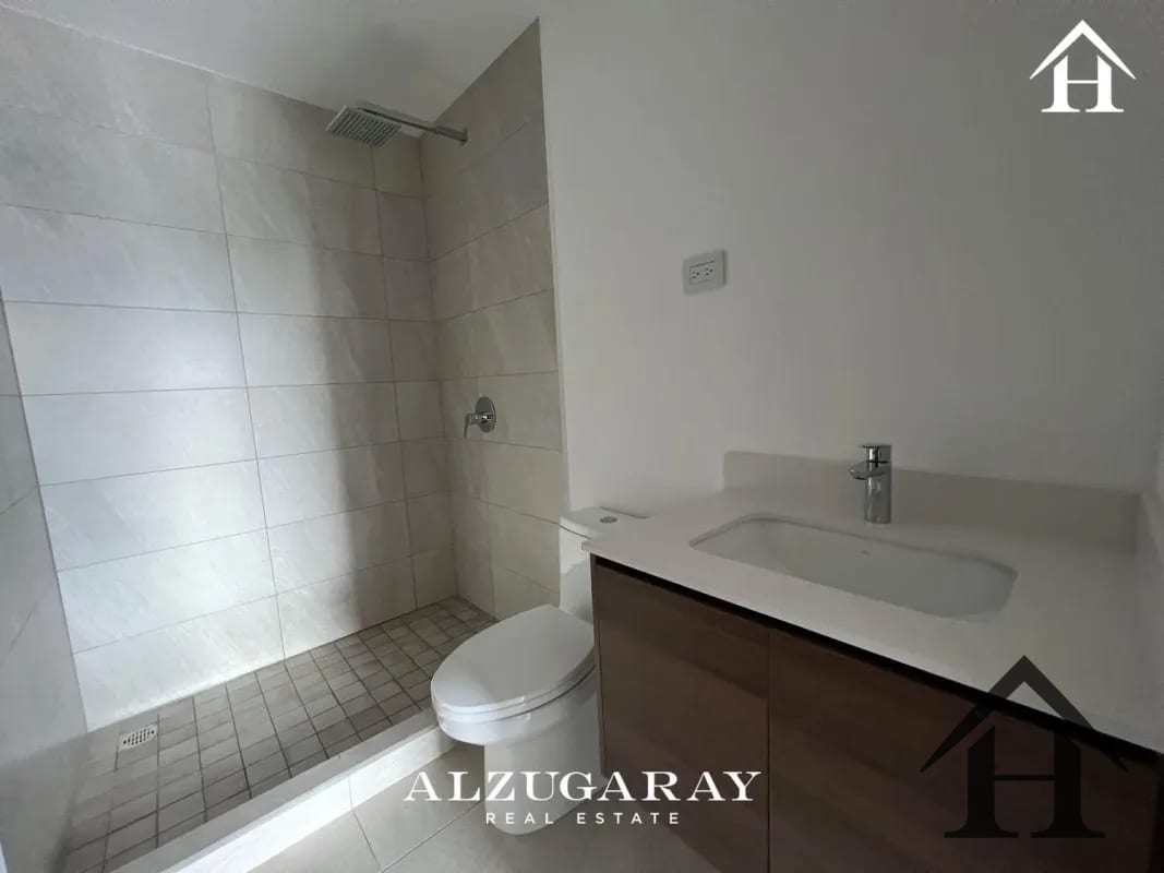 GANGA apartamento nivel alto zona 10 Edif IQ10 — Apartamento en Venta en IQ10, Zona 10, Guatemala, Ciudad — foto 2 de 10