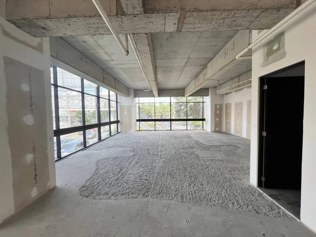 ESPACIO PARA CLINICA u OFICINA EN RENTA RENOVATI ZONA 10 — Clínica en Alquiler en Zona 10, Guatemala, Ciudad — foto 7 de 9