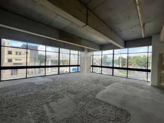 ESPACIO PARA CLINICA u OFICINA EN RENTA RENOVATI ZONA 10 — Clínica en Alquiler en Zona 10, Guatemala, Ciudad — miniatura 3 de 9