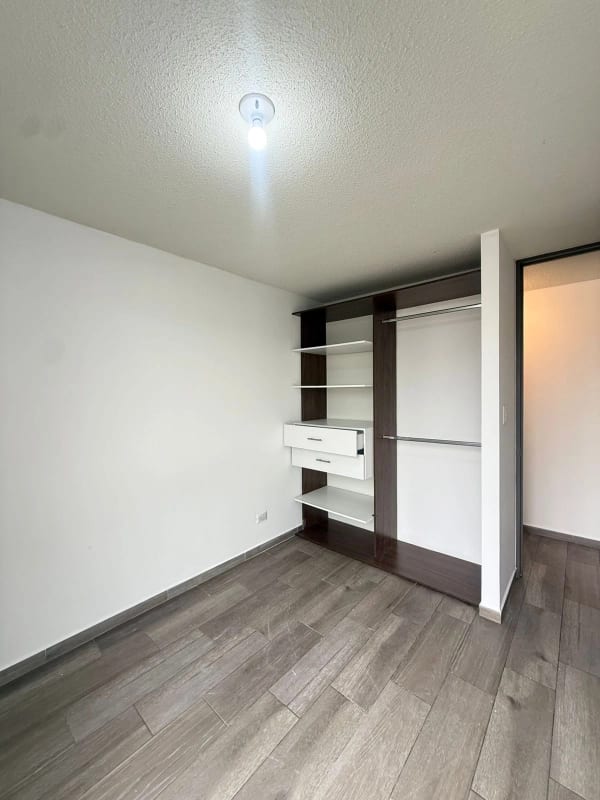 Hermoso Apartamento con Balcón en Venta — Apartamento en Venta en Zona 11, Guatemala, Ciudad — foto 6 de 8