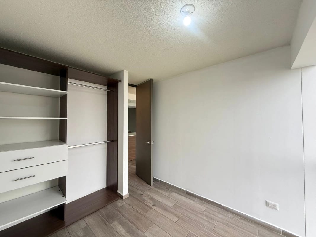Hermoso Apartamento con Balcón en Venta — Apartamento en Venta en Zona 11, Guatemala, Ciudad — foto 4 de 8