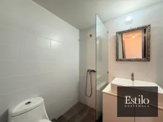 HERMOSO APARTAMENTO CON BALCÓN EN VENTA — Apartamento en Venta en Zona 11, Guatemala, Ciudad — miniatura 2 de 8