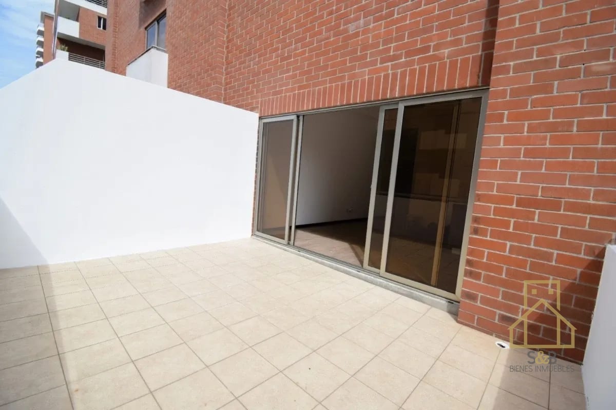 Apartamento con terraza en renta, zona 10 — Apartamento en Alquiler en Zona 10, Guatemala, Ciudad — foto 1 de 6