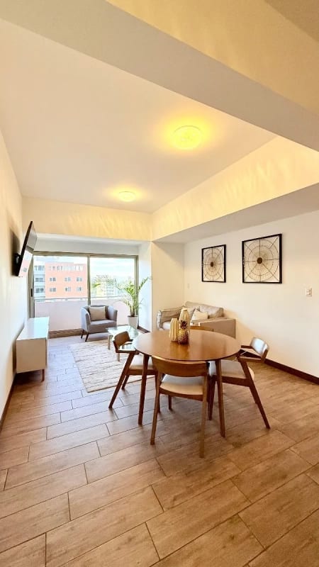 Apartamento amueblado en Renta!! zona 10 — Apartamento en Alquiler en Zona 10, Guatemala, Ciudad — foto 4 de 5