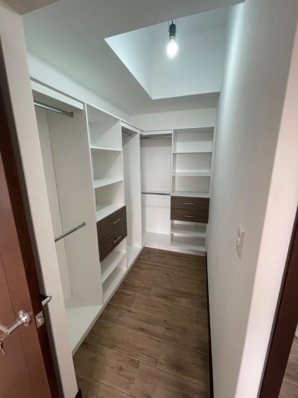 Apto en renta en CASSALINI DIAGONAL z10 — Apartamento en Alquiler en Casalini Diagonal 6, Zona 10, Guatemala, Ciudad — foto 4 de 8
