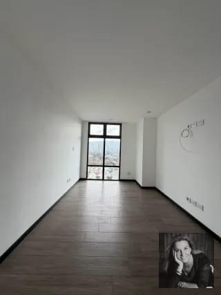 Apartamento en Venta en IQ10, Zona 10 — Apartamento en Venta en IQ10, Zona 10, Guatemala, Ciudad — miniatura 3 de 17