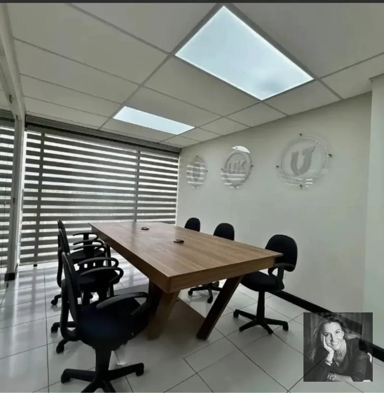 OFICINA NUEVA AMUEBLADA EN RENTA – EDIFICIO 01010, ZONA 10 — Oficina en Alquiler en Zona 10, Guatemala, Ciudad — foto 3 de 6