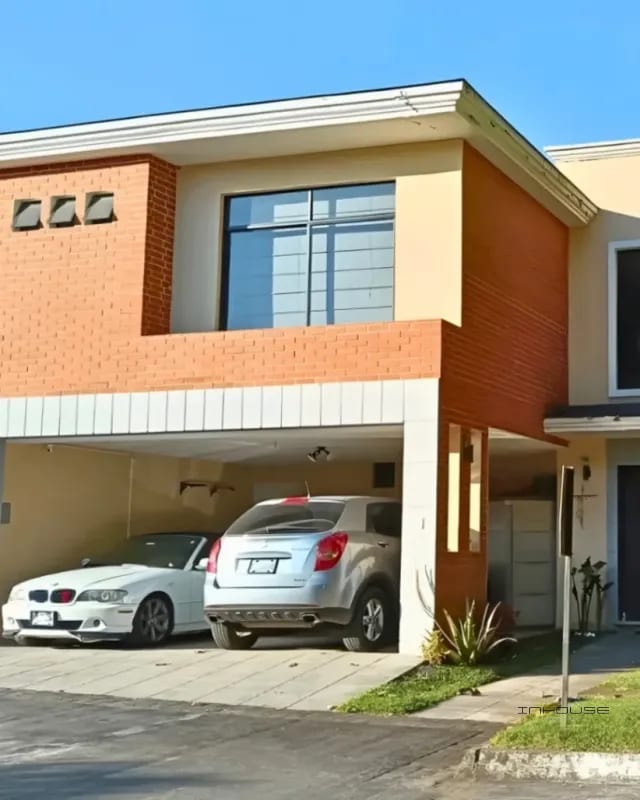 CASA EN VENTA VILLAS CAMPESTRE CAES KM 22 DE ESQUINA CON AMPLIO JARDIN — Casa en Venta en Carretera a El Salvador, Guatemala, Ciudad — foto 1 de 10