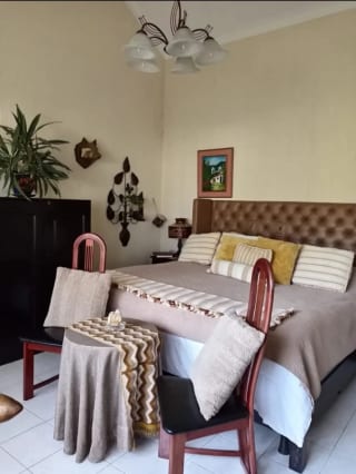 Vendo linda casa en zona 10, a cuadras de los Próceres. — Casa en Venta en Zona 10, Guatemala, Ciudad — miniatura 1 de 17