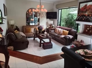 Vendo linda casa en zona 10, a cuadras de los Próceres. — Casa en Venta en Zona 10, Guatemala, Ciudad — miniatura 10 de 17