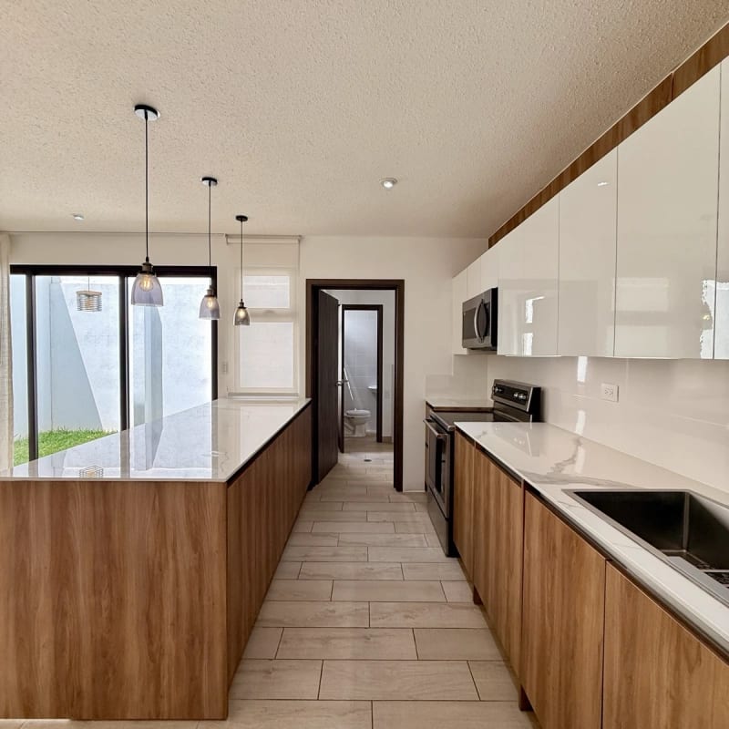 Casa en venta | 4 ha | 3 parqueos | Pérgola | El Nogal de San Isidro, zona 16 — Casa en Venta en Zona 16, Guatemala, Ciudad — foto 10 de 13