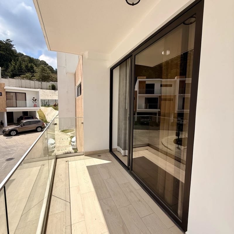 Casa en venta | 4 ha | 3 parqueos | Pérgola | El Nogal de San Isidro, zona 16 — Casa en Venta en Zona 16, Guatemala, Ciudad — foto 6 de 13