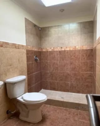 CASA EN VENTA EN SAN JOSE PINULA DENTRO DE CONDOMINIO (copia) — Casa en Venta en San José Pinula, Carretera a El Salvador, Guatemala, Ciudad — miniatura 3 de 13