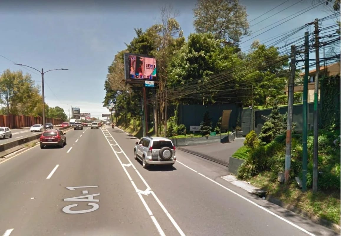 Casa Amplia con ubicación Estrategica en Carretera al Salvador km.13.5 — Casa en Venta en km 11-15, Carretera a El Salvador, Guatemala, Ciudad — foto 1 de 15