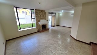 Casa en venta en km 16.5 carretera a El Salvador Los Diamantes — Casa en Venta en Los Diamantes, Carretera a El Salvador, Guatemala, Ciudad — miniatura 13 de 17