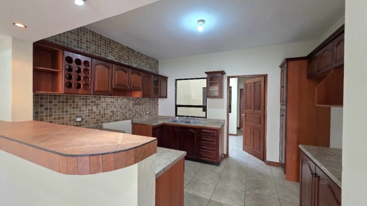 Casa en venta en km 16.5 carretera a El Salvador Los Diamantes — Casa en Venta en Los Diamantes, Carretera a El Salvador, Guatemala, Ciudad — foto 11 de 17